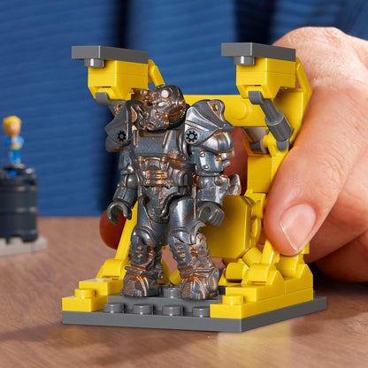 MEGA Fallout Action Figures Building Toys, Red Rocket Truck Stop with 824 Pieces, 2 Poseable Characters and Accessories, for Collectors