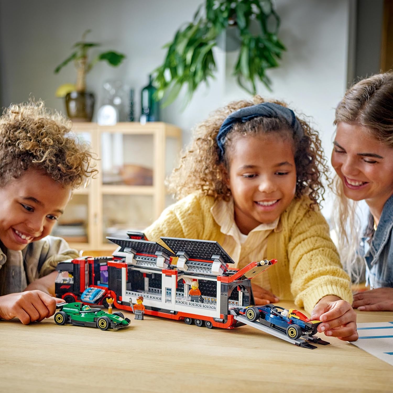 Lego City: F1 Truck With Rb20 & Amr24 F1 Cars (60445)