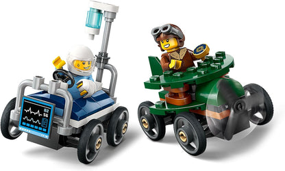 LEGO City Flugzeug vs. Krankenhausbett Rennwagen Set - Seifenkisten Spielzeug für Jungen und Mädchen ab 5 Jahren - Bauset mit 2 Minifiguren - Geschenk zum Geburtstag & für die Feiertage 60459