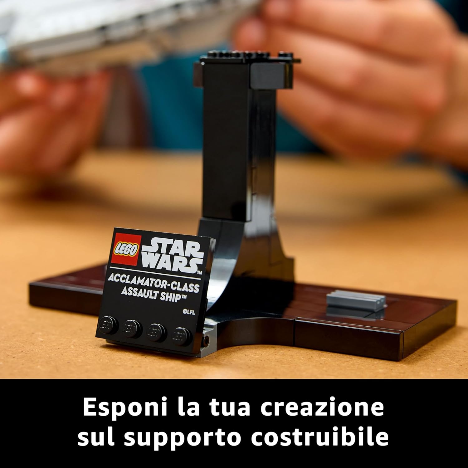 LEGO Star Wars 75404 Nave d'Assalto Classe Acclamator, Modellino da Costruire di Astronave da Collezione con Supporto, Idea Regalo di Compleanno per Adulti, Uomo, Donna e Fan dell'Attacco dei Cloni