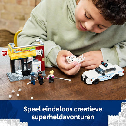 LEGO Marvel Spider-Verse: Miles Morales vs. de Spot, Superhelden Bouwpakket voor Kinderen met Speelgoed Auto, 4 Minifiguren en Speelgoedwinkel, Cadeau voor Jongens en Meisjes 76311