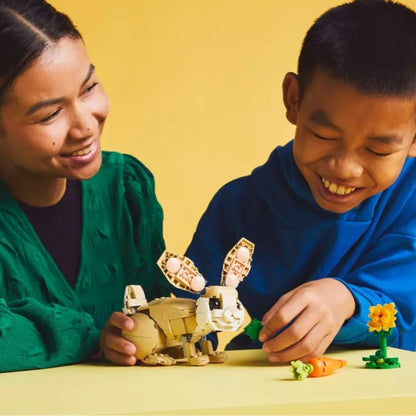 LEGO Creator 3 in 1 Adorabile Coniglio Giocattolo - Animale che si Trasforma in Lama o in Foca - Idea Regalo di Compleanno Creativa per Bambine e Bambini da 8 Anni in su - 31162