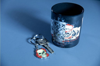 Konix Alchemy Schlüsselanhänger - Metall - Totenkopfmotiv - Rot und Gelb