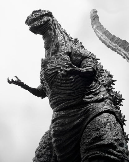 Bandai Tamashii Nations Godzilla Figurine S.H. MonsterArts Godzilla (2016) The Fourth Orthochromatic Version 18 cm