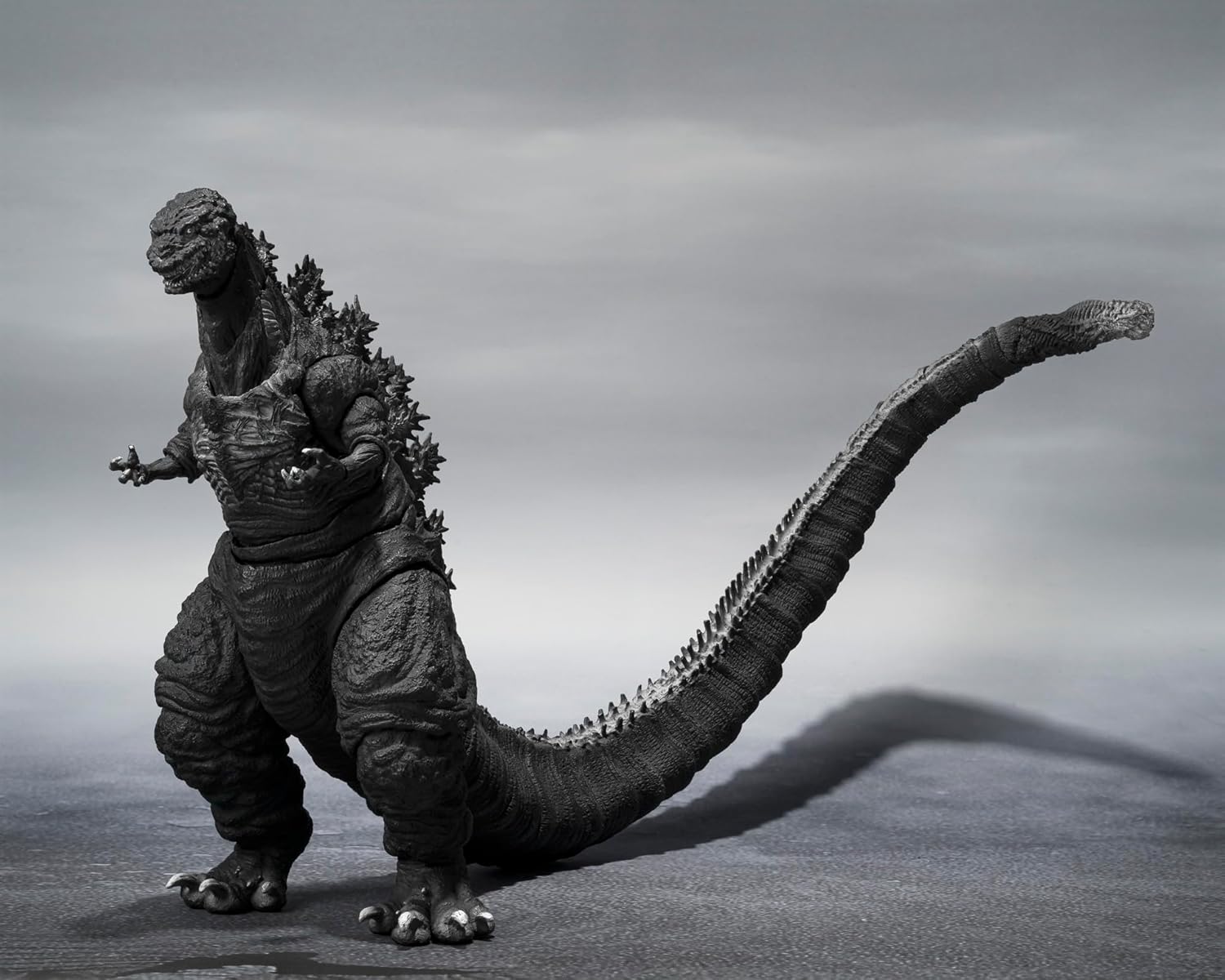 Bandai Tamashii Nations Godzilla Figurine S.H. MonsterArts Godzilla (2016) The Fourth Orthochromatic Version 18 cm