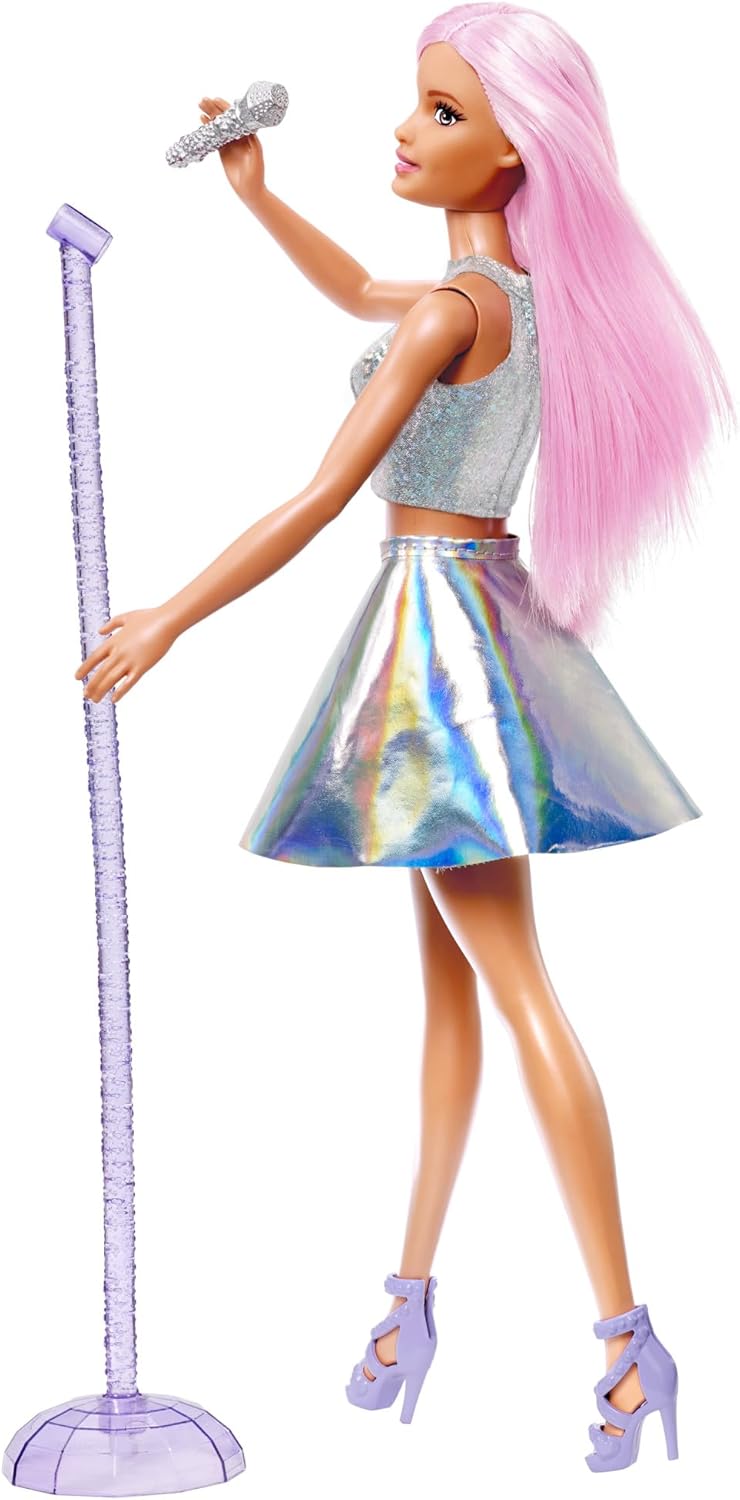 Barbie Pop-Star-Puppe gekleidet in einem schillernden Rock mit Mikrofon und rosafarbenem Haar, Geschenk für Kinder von 3 bis 7 Jahren, JCW42