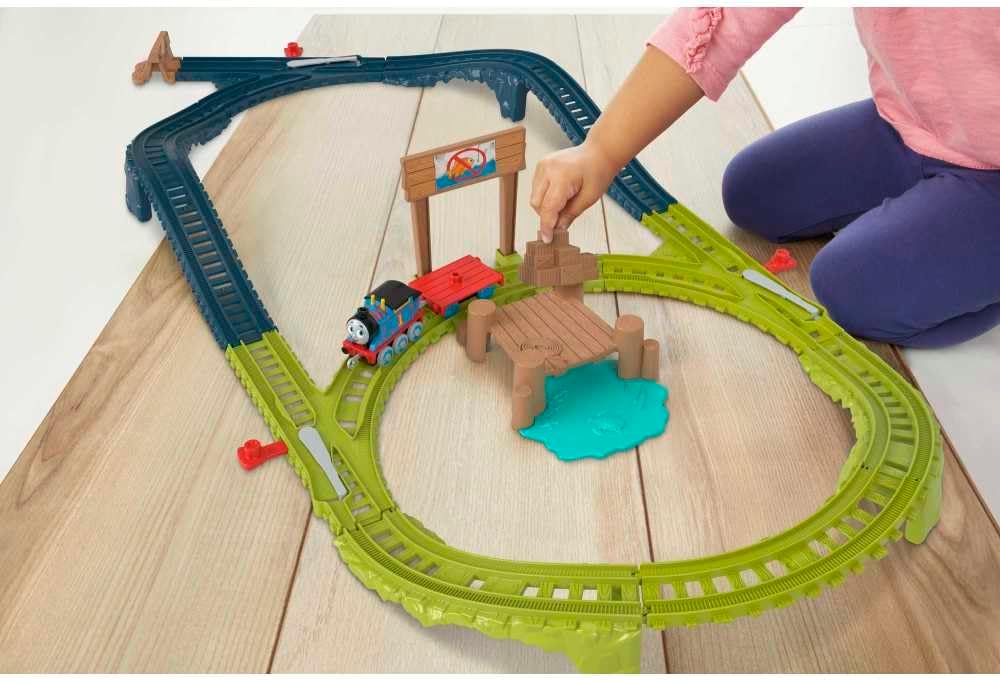 Thomas & Friends Toy Track Great Friends Dock Delivery for Kids Ages 3 and Up
