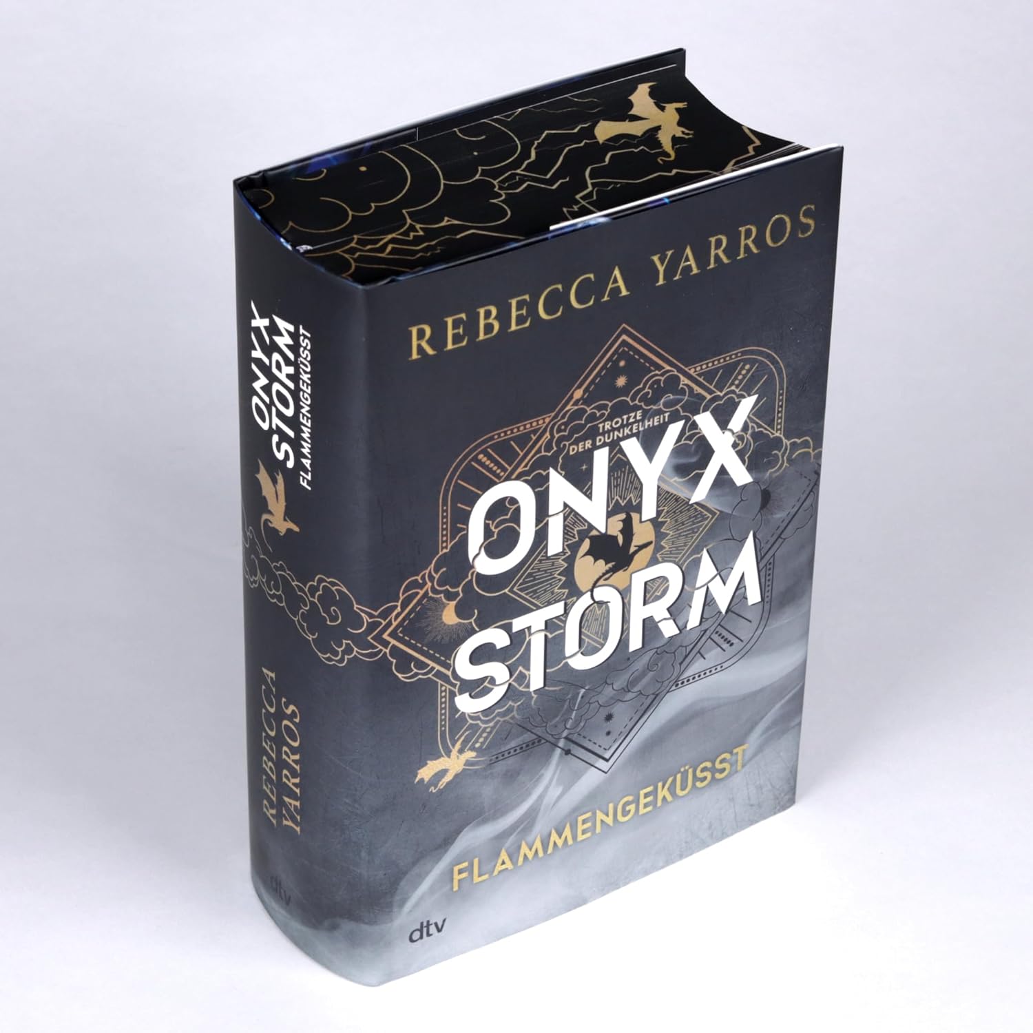 Onyx Storm – Flammengeküsst: Roman | Deluxe-Ausgabe mit atemberaubendem Farbschnitt | Die heißersehnte Fortsetzung von ›Fourth Wing‹ und ›Iron Flame‹ (Flammengeküsst-Reihe, Band 3
