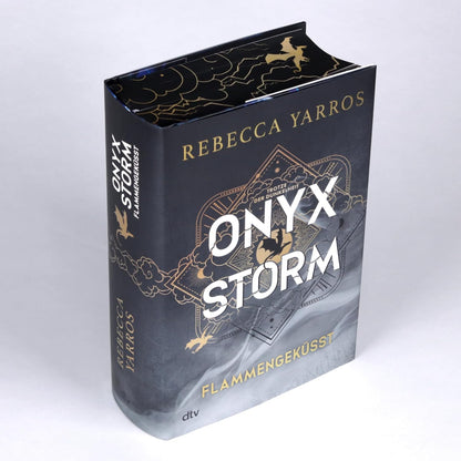 Onyx Storm – Flammengeküsst: Roman | Deluxe-Ausgabe mit atemberaubendem Farbschnitt | Die heißersehnte Fortsetzung von ›Fourth Wing‹ und ›Iron Flame‹ (Flammengeküsst-Reihe, Band 3