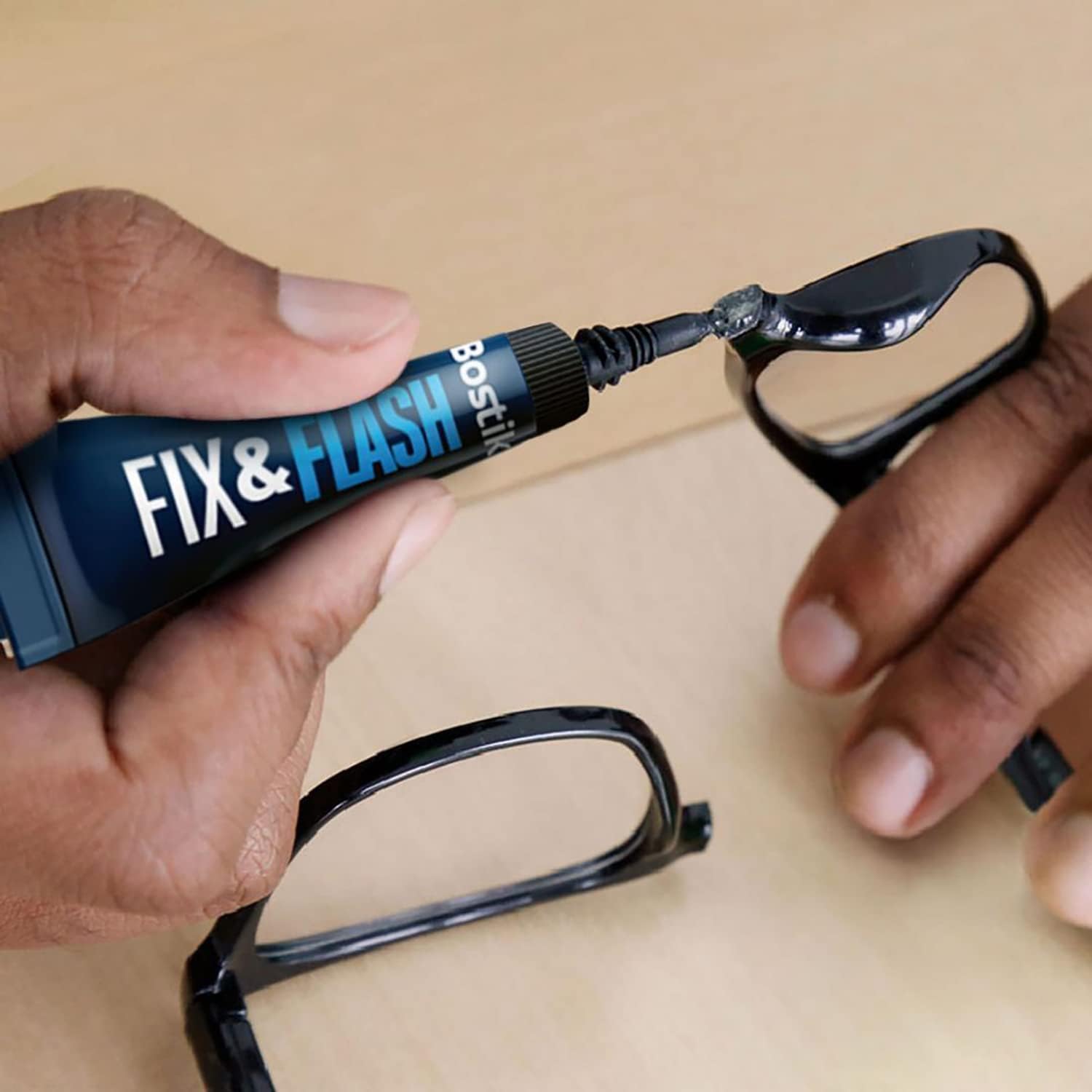 Bostik Fix & Flash Strong Light-Activated Glue, Bonds 99.9% of Materials, Solvent Free, 3g Tube