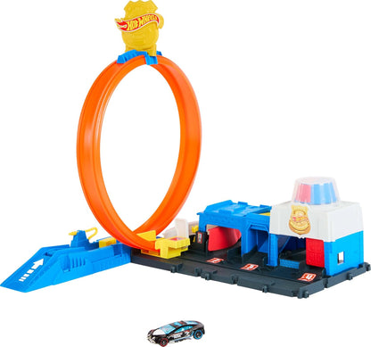 Hot Wheels Toy Car Track Set, Super Police Station Playset with 1:64 Scale Die-Cast Vehicle, Adjustable Loop for Multiple Ways to Race & Stunt, JBM71