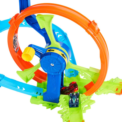Hot Wheels Launch and Loop Conjunto de Juego de Pistas y Coche de Juguete, Coche de Metal a Escala 1:64, Zona de choques en Pista con Forma de 8 con looping con Impulsor, JBX65