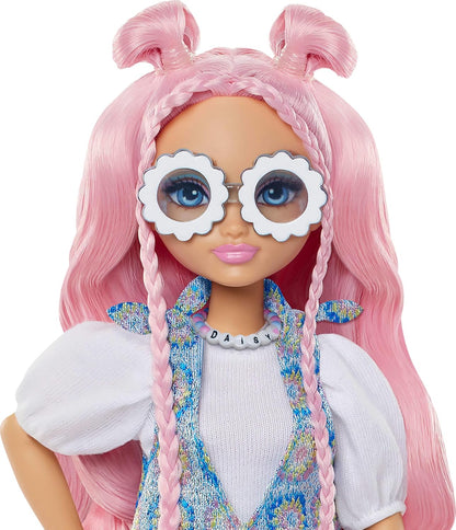 Barbie Dream Besties Doll and Accessories, Daisy Jean Posable Fashion Doll with Removable Fashions & Wavy Pink Hair, 9 DJ & Music Themed Pieces, JDD74