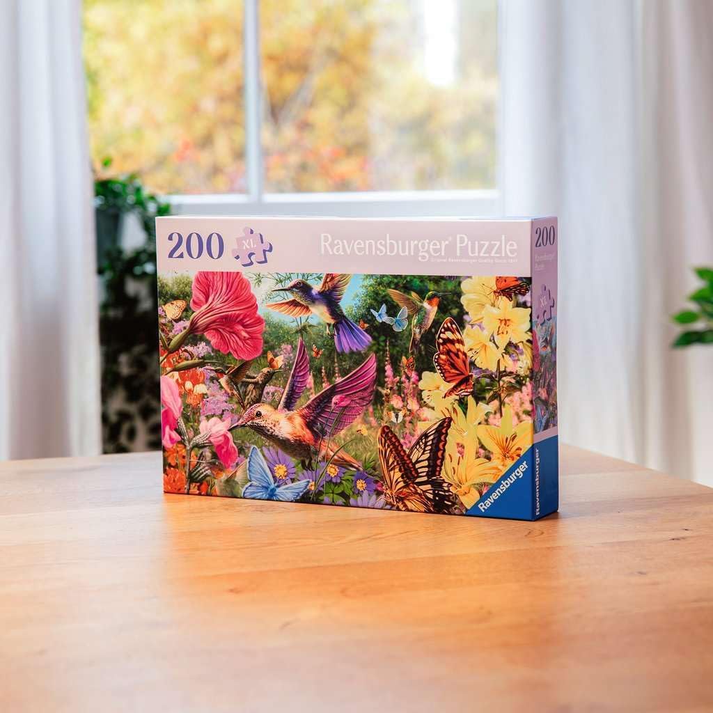 Ravensburger Puzzle 12001369 - Kolibris und Schmetterlinge - 200 Teile Puzzle für ältere Menschen und Senioren, mit größeren, griffigen Puzzleteilen, großer Bildvorlage und mit Unterlage zum Puzzeln