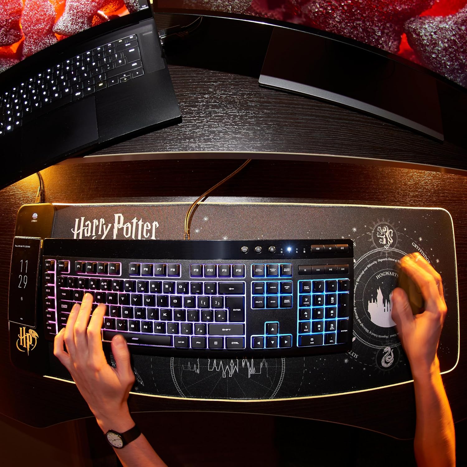 Numskull Harry Potter XL RGB Gaming-Mauspad mit kabellosem Ladegerät | Anpassbare LED, rutschfest, wasserabweisend