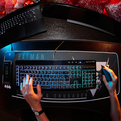 Numskull Batman - Oversize Gaming Mat & Mobile Charger