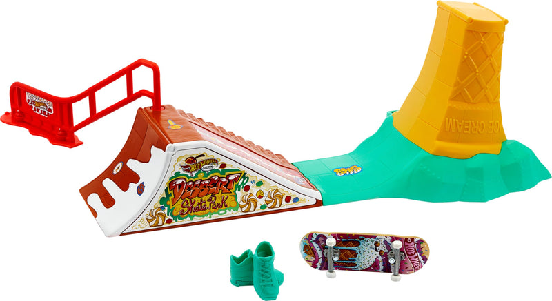 Hot Wheels Skate Fingerboard speelset met 1 exclusief vingerskateboard en paar afneembare skateschoenen, dessertthema met ingebouwde opslag