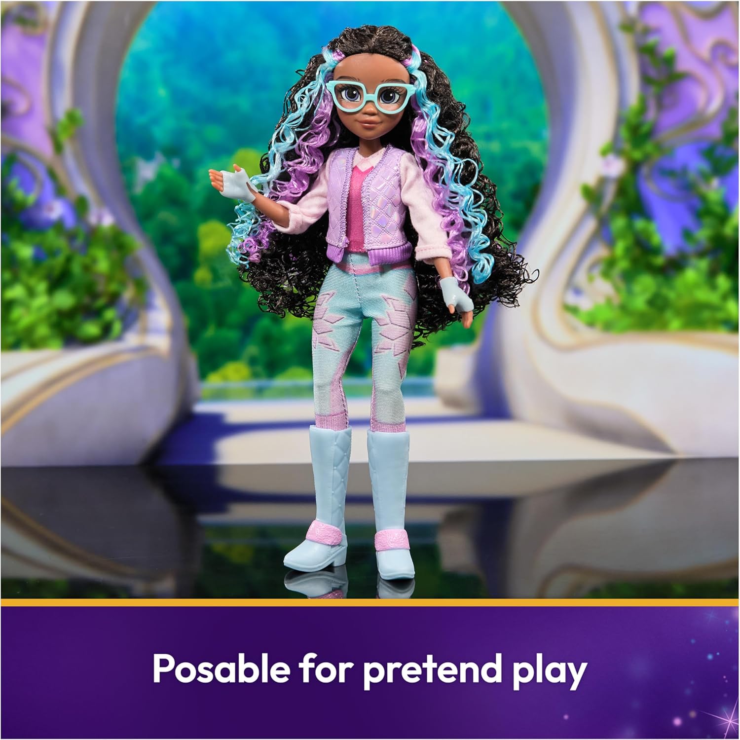 Unicorn Academy, Layla Doll with Highlighted Hair, 5 Fashion Accessories and Hair Styling Tool, 24cm, Dolls and Unicorn Toys for Girls Aged 4 and up