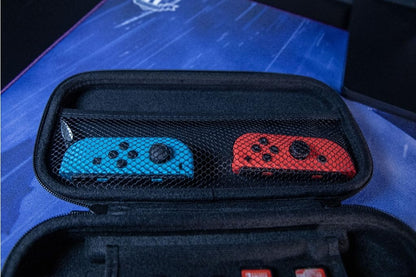 Konix Wednesday Schutz- und Transporthülle für Nintendo Switch, Switch Lite und Switch OLED - 8 Spiele - Nevermore Academy-Motiv - Schwarz