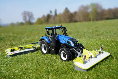 Britains CLAAS 3600FC DISCO Mower, Collectable Tractor Accessory, Tractor Toys Compatible with 1:32 Scale Animals and Toys, Suitable For Collectors And Kids - 3 Years And Up
