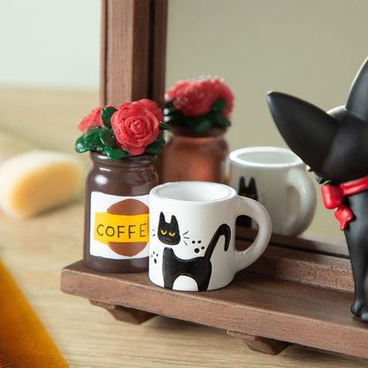 KIKIS DELIVERY SERVICE - Jiji in front of mirror -