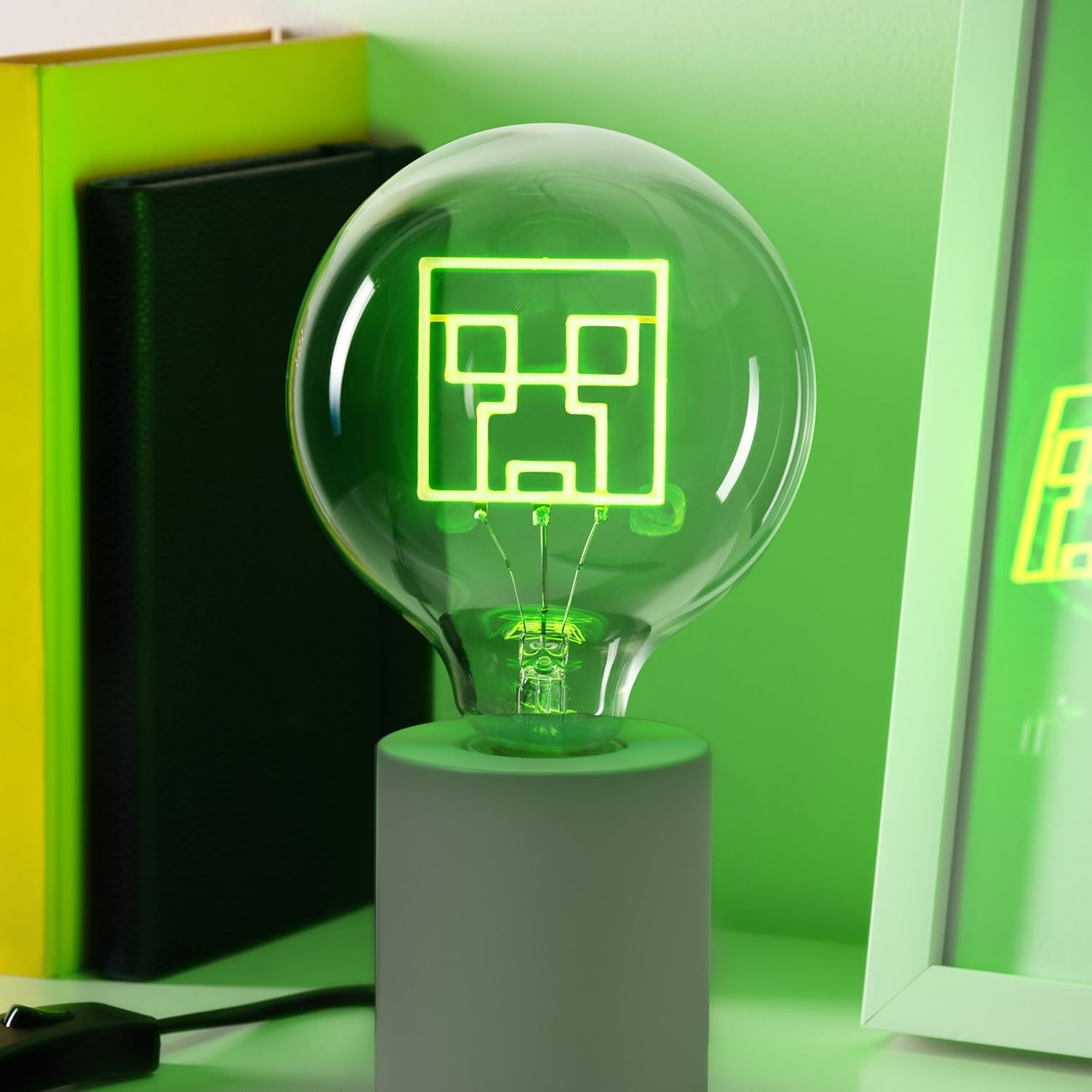 Paladone Minecraft Decorative LED Neon E27 Screw Bulb - Add to Any Edison Compatible Lamp, Officially Licensed Gaming Collectible Gift, for Bedrooms & Homes, Green