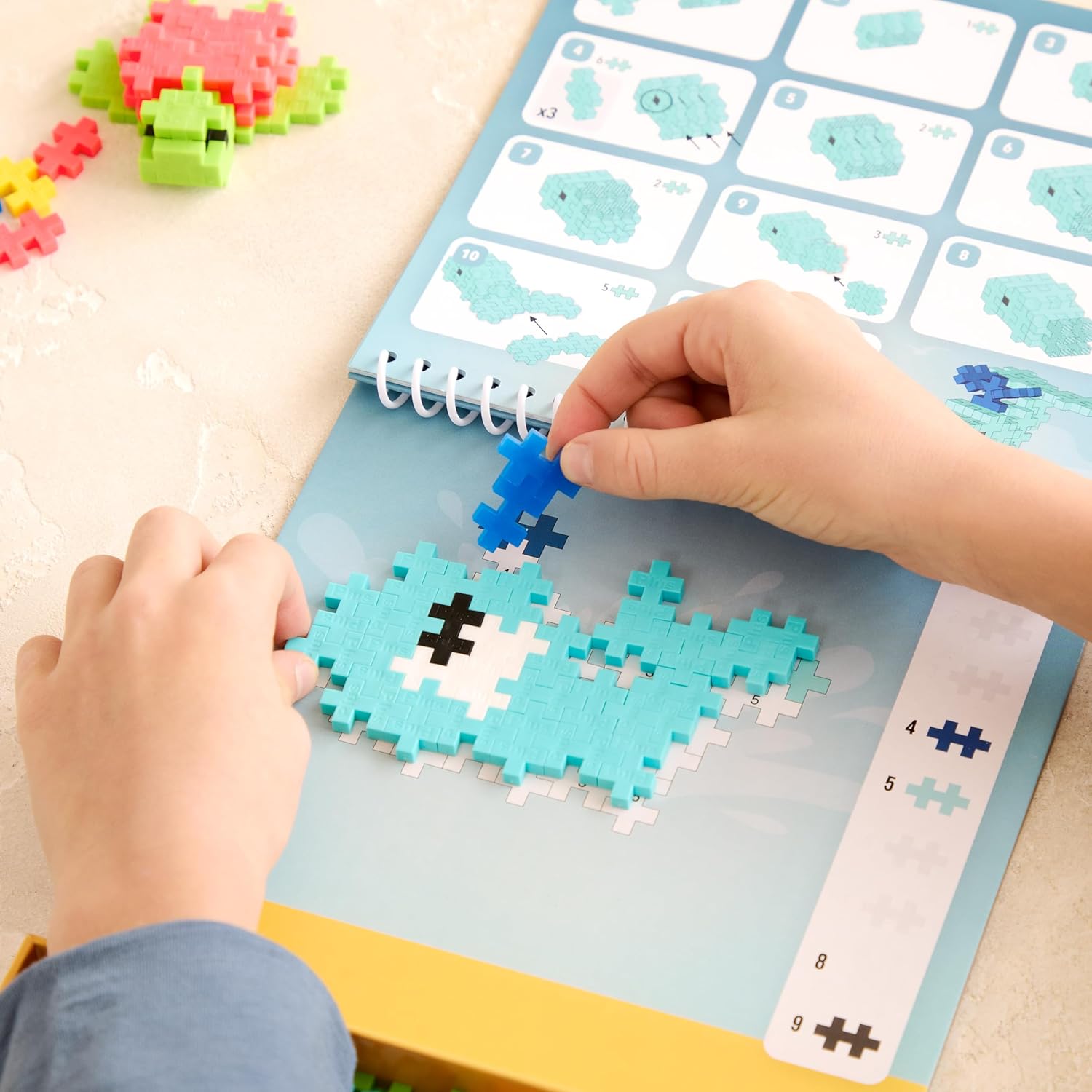 Plus-Plus - Activiteitsblok voor kinderen – 125 delen – thema oceaan en zeedieren – bouwspel voor kinderen vanaf 5 jaar – educatief en speels speelgoed voor meisjes en jongens