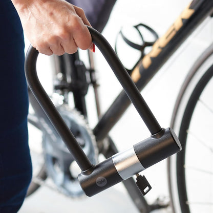 Yale Lucchetto di sicurezza a U con chiave Serie Essential YUL0/18/192/2 lunghezza 250mm, Acciaio Indurito, Incluse 2 Chiavi, Testato con spray salino per 96 Ore, Supporto per Bici