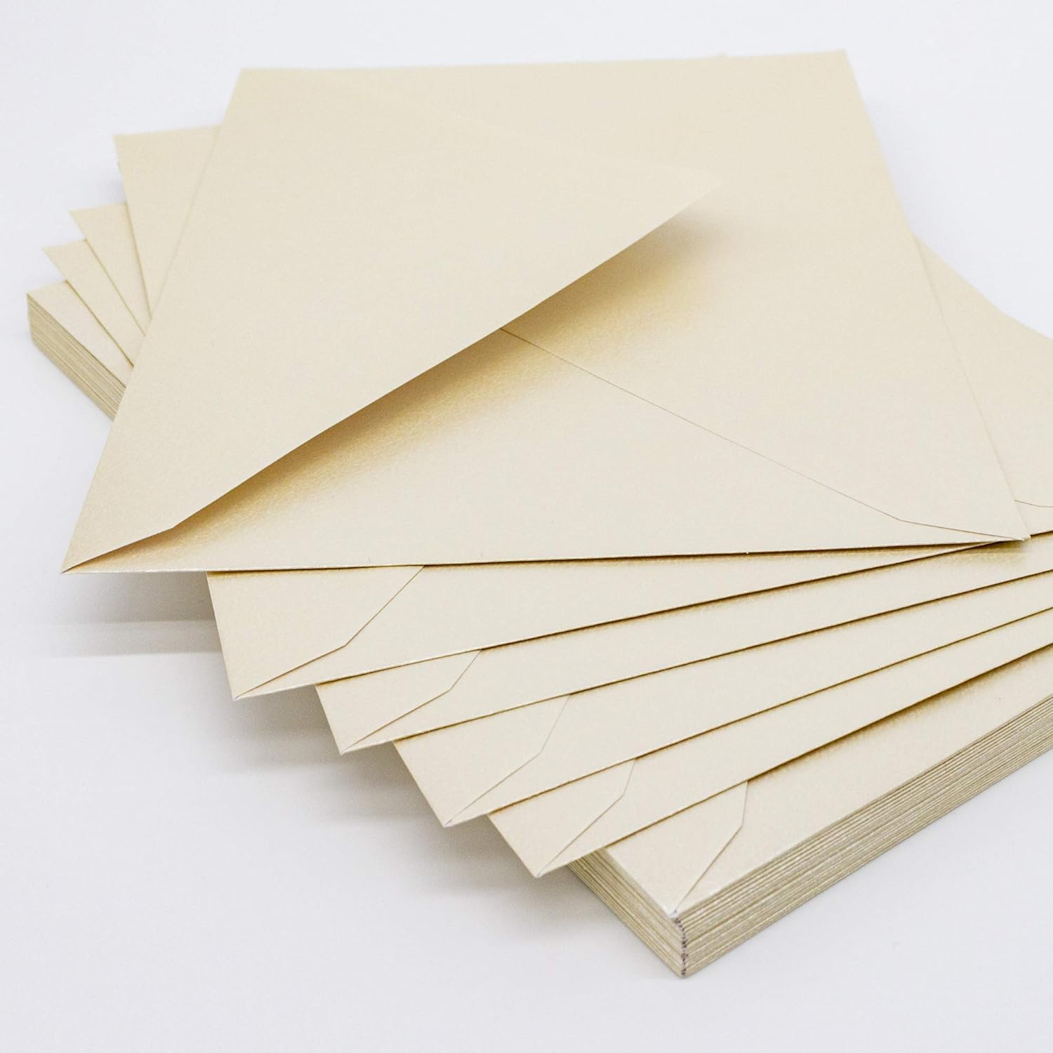Pukka Pad, Pukka Post & Packaging Gummed Envelopes - Pack of 25, Ready-to-Seal, Durable 100GSM Postal Envelopes for Letters, Invitations, and Other Mail - 229 x 162 mm, Size C5, Fresh White