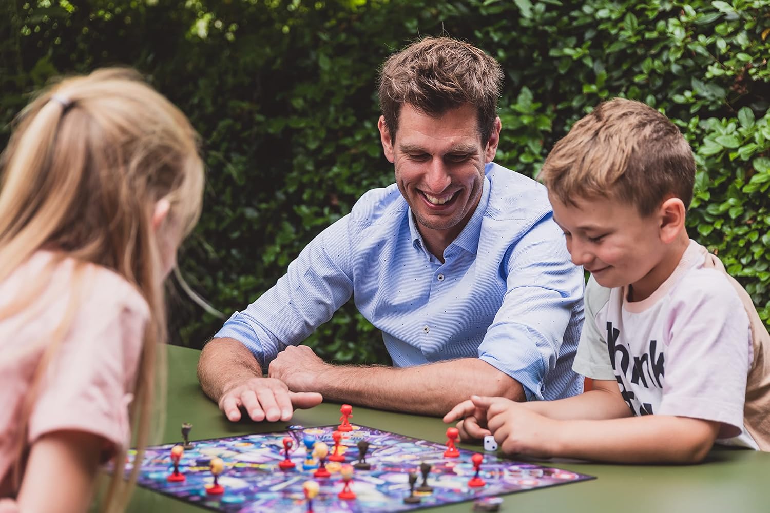 Marvel Race Home Board Game, The Fast Ludo Game! Includes 16x 3D Superheroes And 1x Thanos Playing Piece, Great Gift For Children Ages 6+