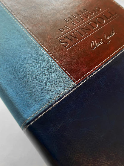 Biblia de estudio Swindoll NTV, SentiPiel, Café/Azul/Turques