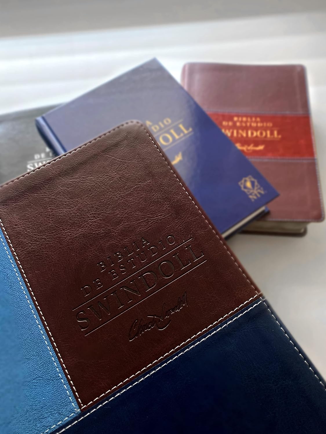 Biblia de estudio Swindoll NTV, SentiPiel, Café/Azul/Turques
