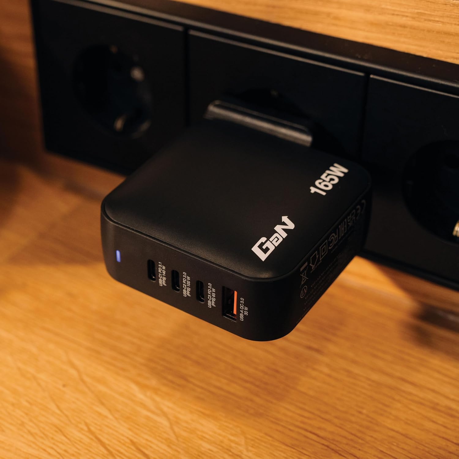 GAN CHARGER 4 PORT 165W MINI