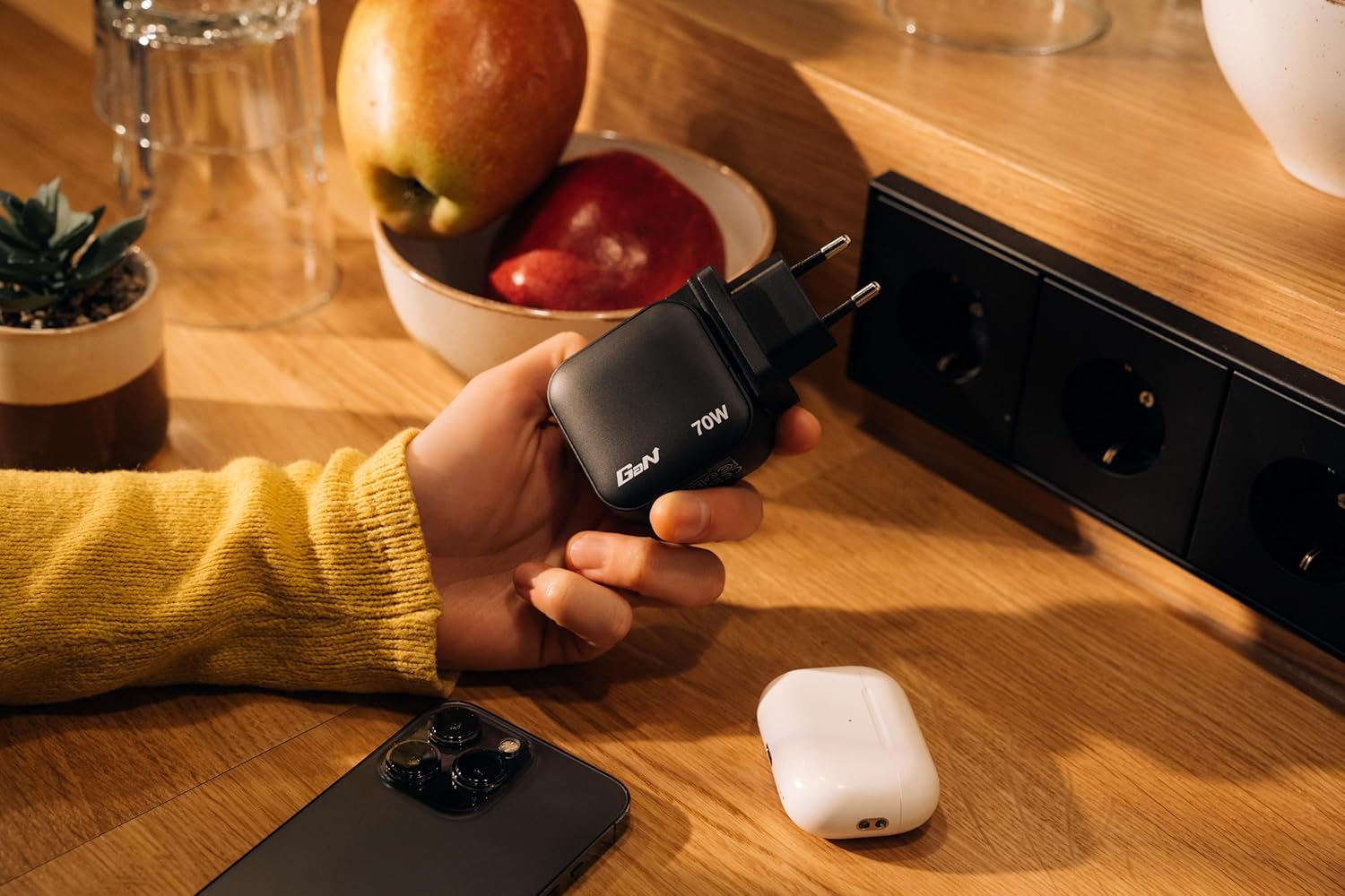 Verbatim Mini GaN Charger 70 W, 3 USB-C Ports Ladegerät, Power Adapter mit 2 x USB-C und 1 x USB-A, Schnellladegerät ALS Mehrfachstecker, für Apple iPad, iPhone, Samsung & Co, für EU, UK, USA