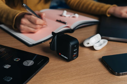 Verbatim Mini GaN Charger 70 W, 3 USB-C Ports Ladegerät, Power Adapter mit 2 x USB-C und 1 x USB-A, Schnellladegerät ALS Mehrfachstecker, für Apple iPad, iPhone, Samsung & Co, für EU, UK, USA