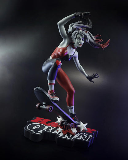 McFarlane Toys - DC Direct Harley Quinn by Ivan Tao (Harley Quinn: Red, White & Black) 1:10 Scale Resin Statue