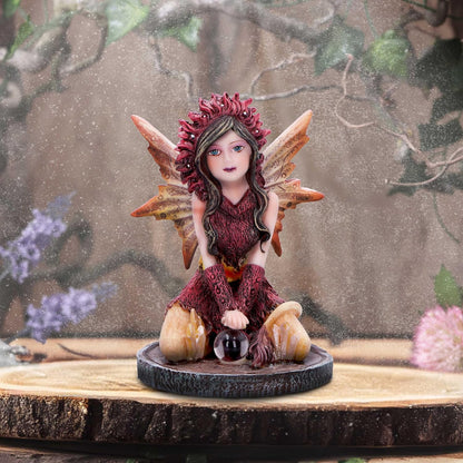 Nemesis Now Statuetta di papavero fata in cristallo, 9 cm, resina, fata rossa con sfera di cristallo, fata inginocchiata con sfera di vetro, regalo fantasia, fata in resina di alta qualità