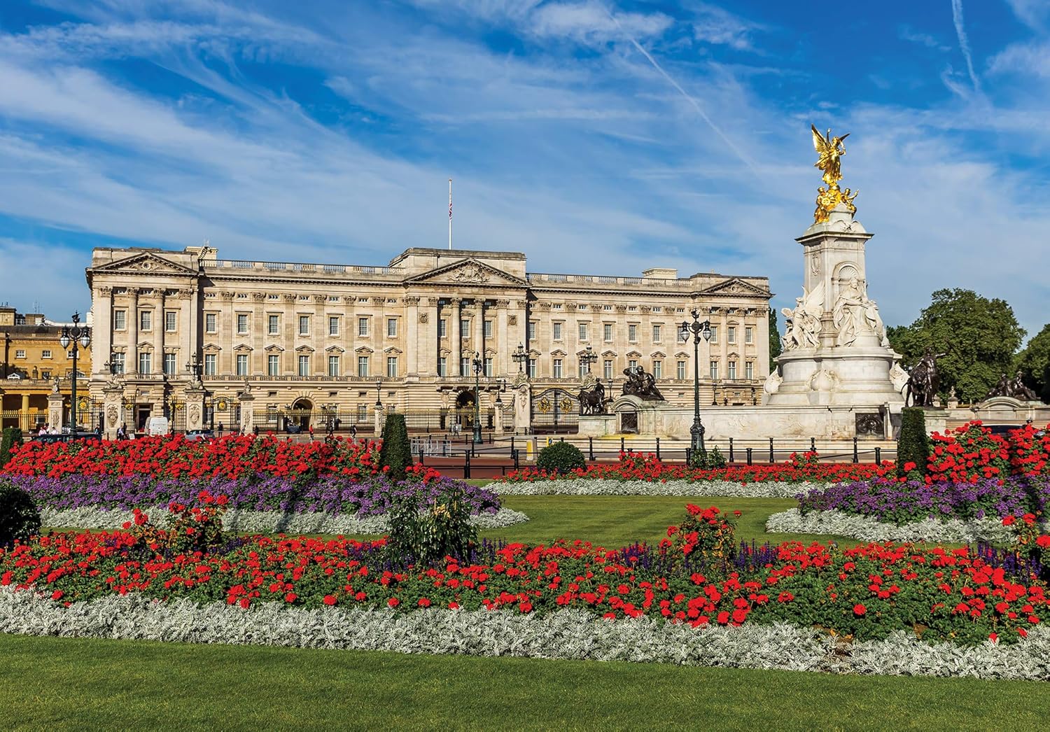 World War I: The Definitive Visual Guide Buckingham Palace
