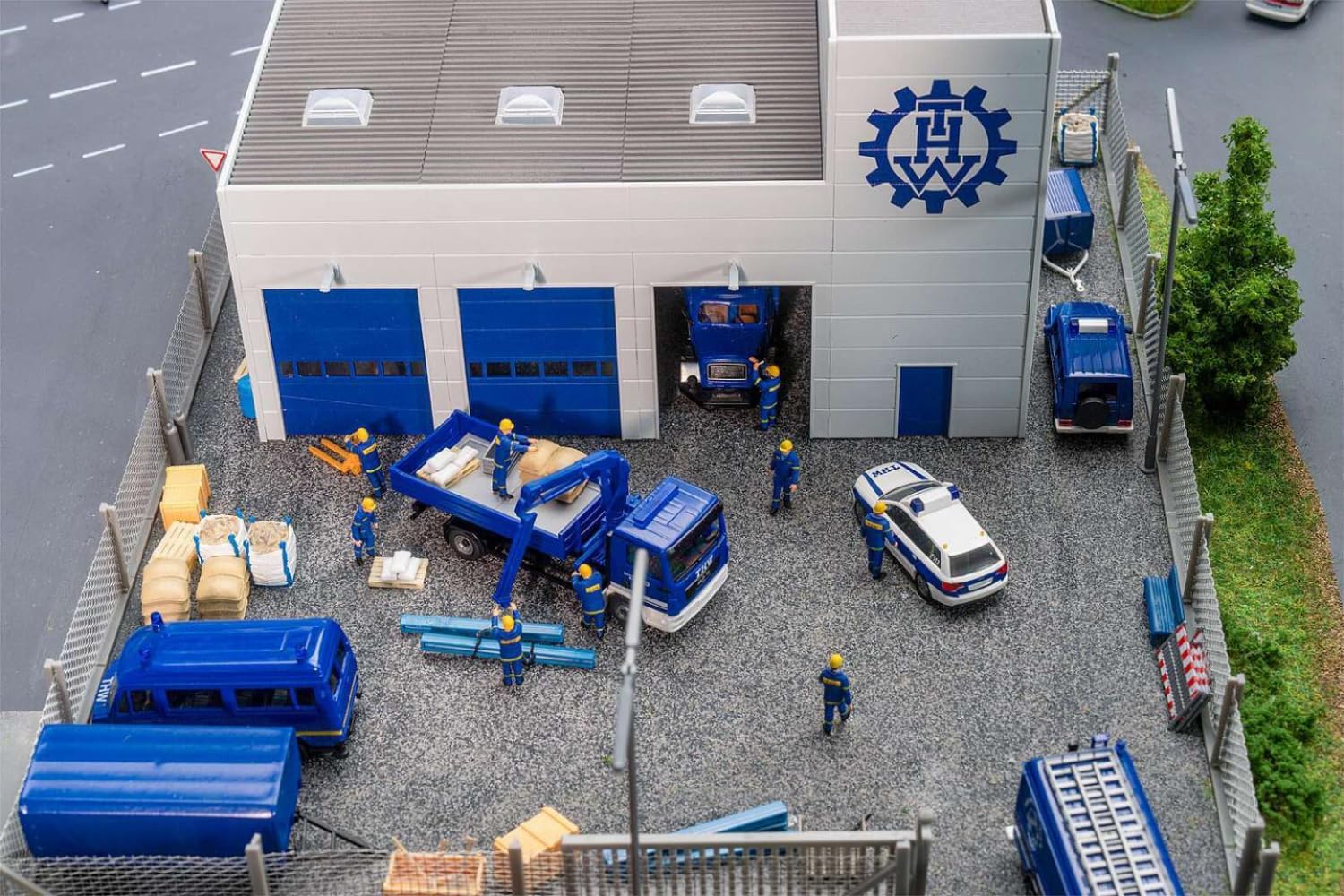 Faller - 1/87 Thw-gebouw (01/25)*