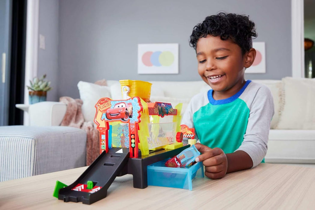 Mattel Disney and Pixar Cars Color Changers Car Wash Playset with Color Changing Lightning McQueen Toy Vehicle, 20-Inches Long, Connects to Other Sets, JBM70