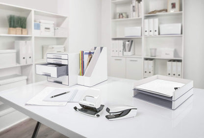 Leitz Cucitrice a pinza, Capacità 15 fogli, Design ergonomico in metallo, Include punti, Gamma WOW, 55472001 - Bianco