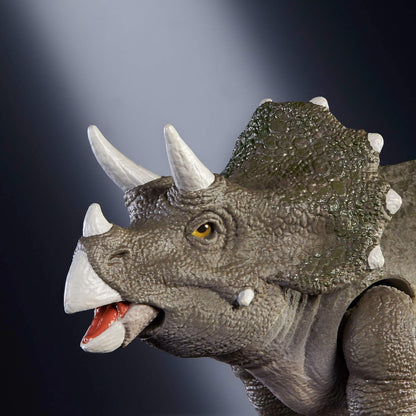 Jurassic World Hammond Collection Dinosaur Action Figure Toy, Juvenile Triceratops Premium Movie Design with Glass Eyes & 14 Points Articulation, JDJ07