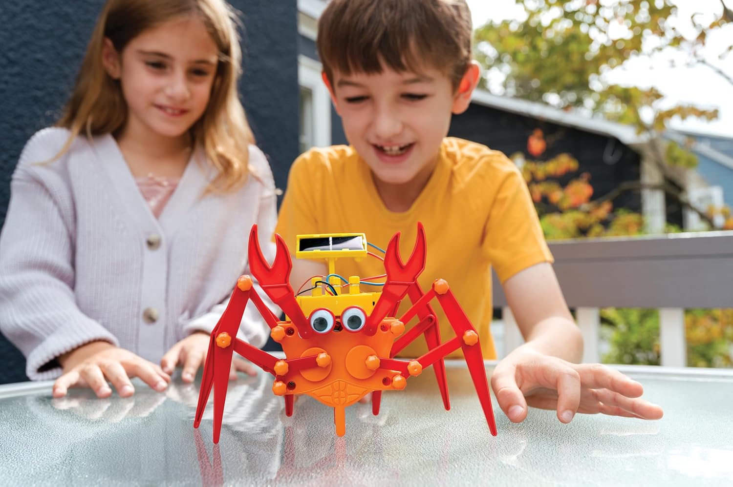 4M Green Science Hybrid Crabot - Solar Power Crawling Crab Kit - for Kids ages 5+