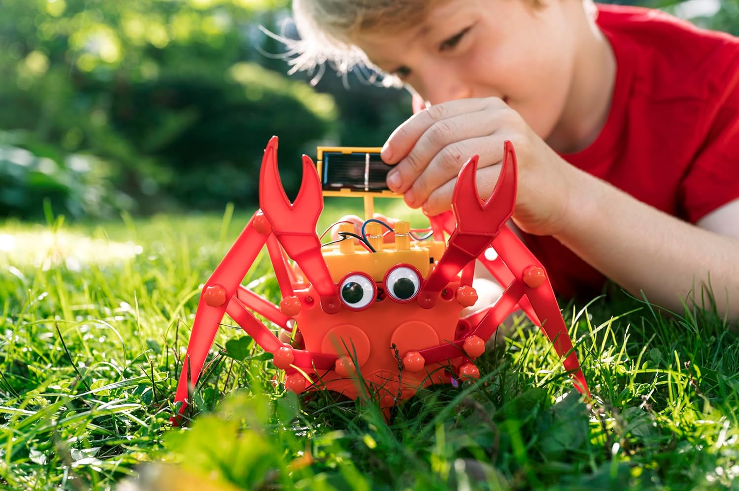 4M Green Science Hybrid Crabot - Solar Power Crawling Crab Kit - for Kids ages 5+