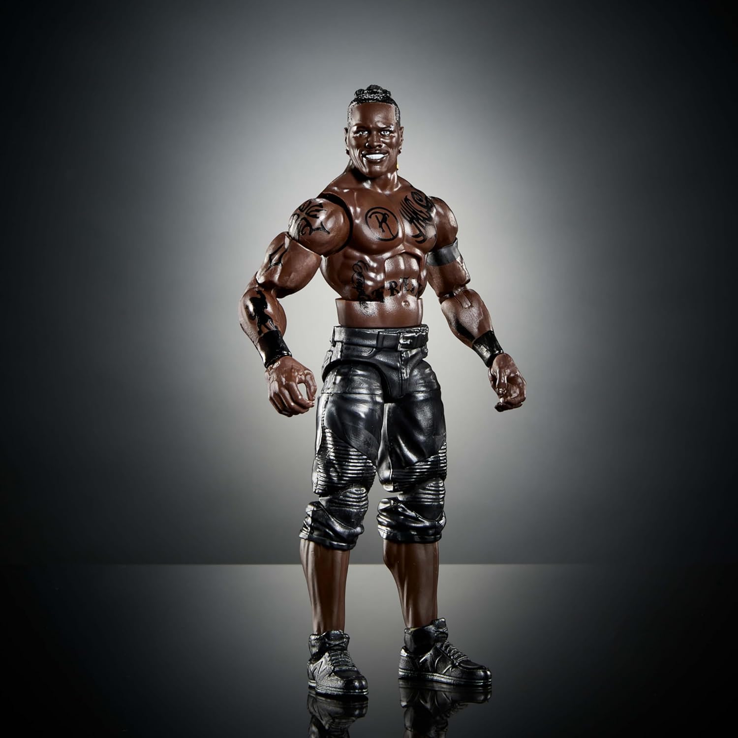 Mattel WWE Elite Action Figure & Accessories, Series #115 6-inch Collectible R-Truth with 25 Articulation Points & Swappable Hands