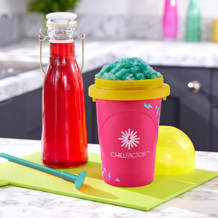 Chill Factor Colour Shock slushy maker Perfectly Pink - Reusable slushy maker cup, homemade slushies. Squeeze cup slushy maker Kitchen toys