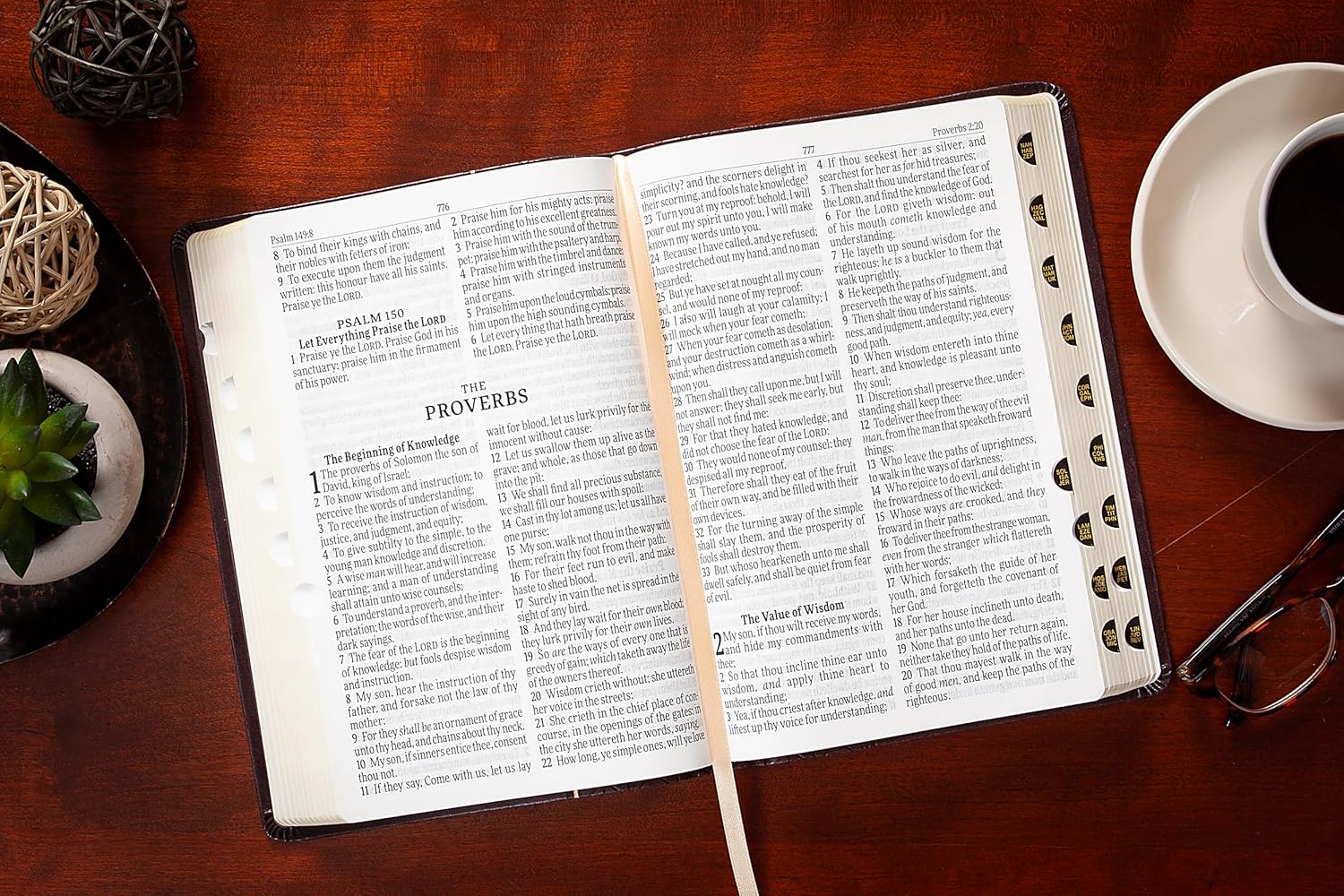 KJV Holy Bible Giant Print Maroon