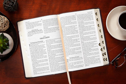 KJV Holy Bible Giant Print Maroon