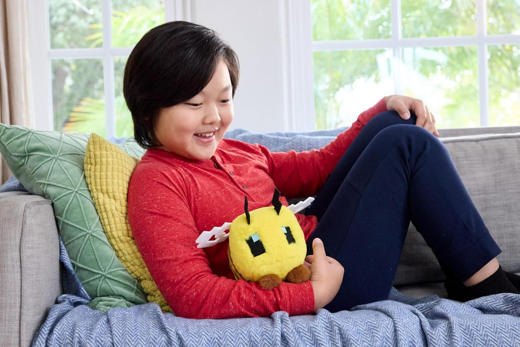 Mattel Minecraft pluche speelgoed, Bee zachte pop geïnspireerd door een Minecraft filmkarakter, 8 inch verzamelobject