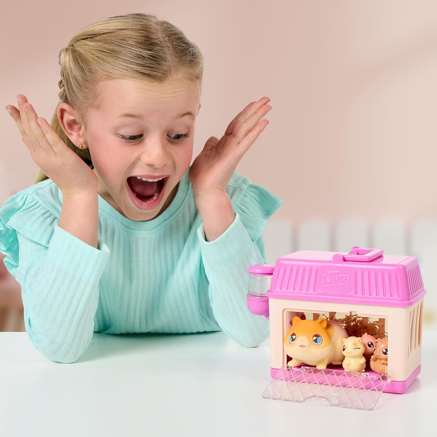 MR BEAST LAB Little Live Pets - Mama Surprise Minis Hamster, zorg voor je hamster- of haasjes-mama in haar stal en hete 2, 3 of 4 mini-baby's